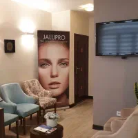 ۵۵متر ۲خواب با اسانسور  موقعیت اداری لوکیشن تاپ