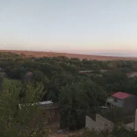 زمین-چهار-دیواری