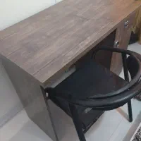 میز صندلی تمیز کامپیوتر تحریر