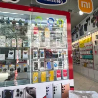 تعمیر کار موبایل و همکار کافی نت