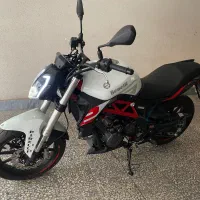 بنلی ۳۰۰ مدل ۱۴۰۱