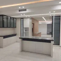 کابینت نئوکلاسیک با رنگ پلی استر و پلی اورتان