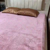 تخت خواب دونفره به همراه میز آرایش