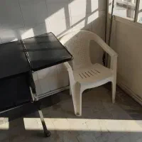 میز کامپیوتر با دو عدد صندلی