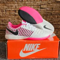 کفش سالنی فوتسال سایز ۴۴ و۴۵