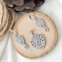 نگین زنی روی موم کارگاه نقره سازی