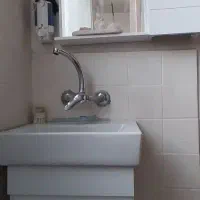 این روشویی بااینه باکس کاملاسالم به فروش میرسد