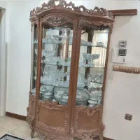ویترین تمام چوب منبت با کلیه ظروف