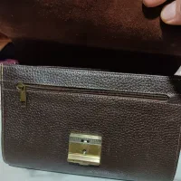 کیف.چرم.|کیف، کفش، کمربند|رشت, کاکتوس|دیوار