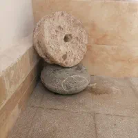 سنگ آسیاب قدیمی