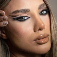 آموزش میکاپ و خودآرایی