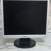 مانیتور LCD سامسونگ کم کارکرد