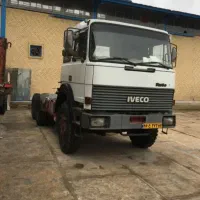 جویای کار با کامیون