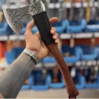 چاقو و تبر طبیعت گردی