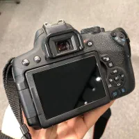 دوربین 750 دی با لنز 18-55 و لنز 50 فیکس|دوربین عکاسی و فیلم‌برداری|کرج, کوی کارمندان شمالی|دیوار