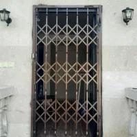 نصب درب حفاظ اکاردئونی ورودی ساختمان|مصالح و تجهیزات ساختمان|رشت, باهنر|دیوار