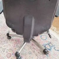 صندلی چرخدار اداری