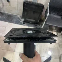 گمشده پایه صندلی