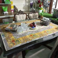 یک میزغذا خوری۶نفره