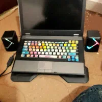 لبتاپ Del بهمراه خنک کنتده، بلندگو کیف، موس،کابل