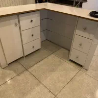 میز کار ال صفر|دفتر کار|صومعه‌سرا, |دیوار