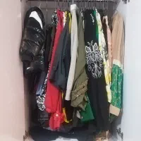 تعدادخیلی بالا لباس زنانه وچند تا پسرونه