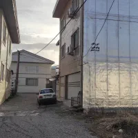 زمین-شهری-سند-دار-اطراف-پارک-کودک