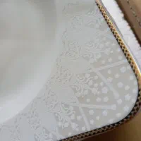 سرویس چینی ۱۸ نفره نو طلاکوب ، آکبند