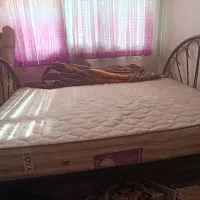تخت دونفره فرفورژه با تشک رویال