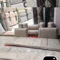 بالش|رختخواب، بالش، پتو|بلوک, |دیوار