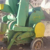 یه دستگاه خرمن کوب خلالی ویه ترلی کمپرسی تک چرخ