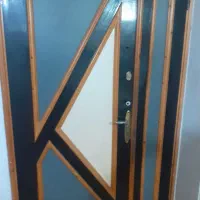 درب ورودی آپارتمان   ۲تا درب اتاق ۲تا درب سرویس