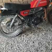 تریل سوزوکی ۲۵۰ ژاپن سال ۵۷