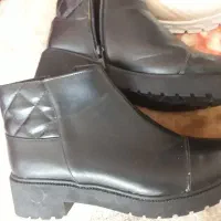 کفش|کیف، کفش، کمربند|اصفهان, رزمندگان|دیوار