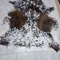 پوست طبیعی گاوی نو|گلیم، جاجیم، گبه|نسیمشهر, |دیوار