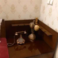 میز|میز و صندلی غذاخوری|اصفهان, خواجه عمید|دیوار