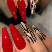 آموزش و کاشت ناخن و مژه بصورت تخصصی