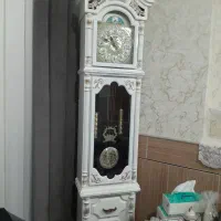 ساعت ایستاده سفید