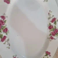 تعدادی ظروف چینی