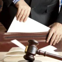 وکیل پایه یک دادگستری (انجام کلیه خدمات حقوقی)