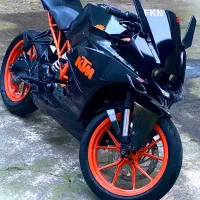 کی تی ام ۲۰۰ بنلی ۳۰۰ ریس ان اس ار اس هیوسانگ|موتورسیکلت|رشت, نیروی دریایی|دیوار