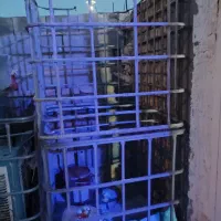 دوتا قفس گالوانیزه