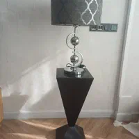 آباژور با میز فلزی