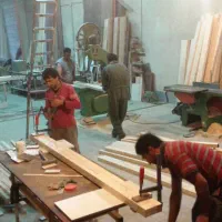 به تعدادی نجار ماهر و نیمه ماهر نیازمندیم 