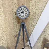 ساعت ایستاده