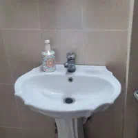 روشویی بهمراه شیر و آینه