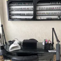 ناخن کار و مسلط به پدیکور