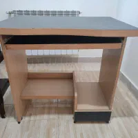 میز تحریر و کامپیوتر چوبی