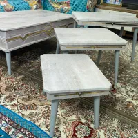 دو عدد جلو مبلی و میز عسلی