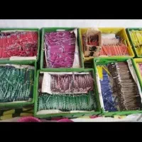 مداد رنگی مشکی و قرمز به صورت فله